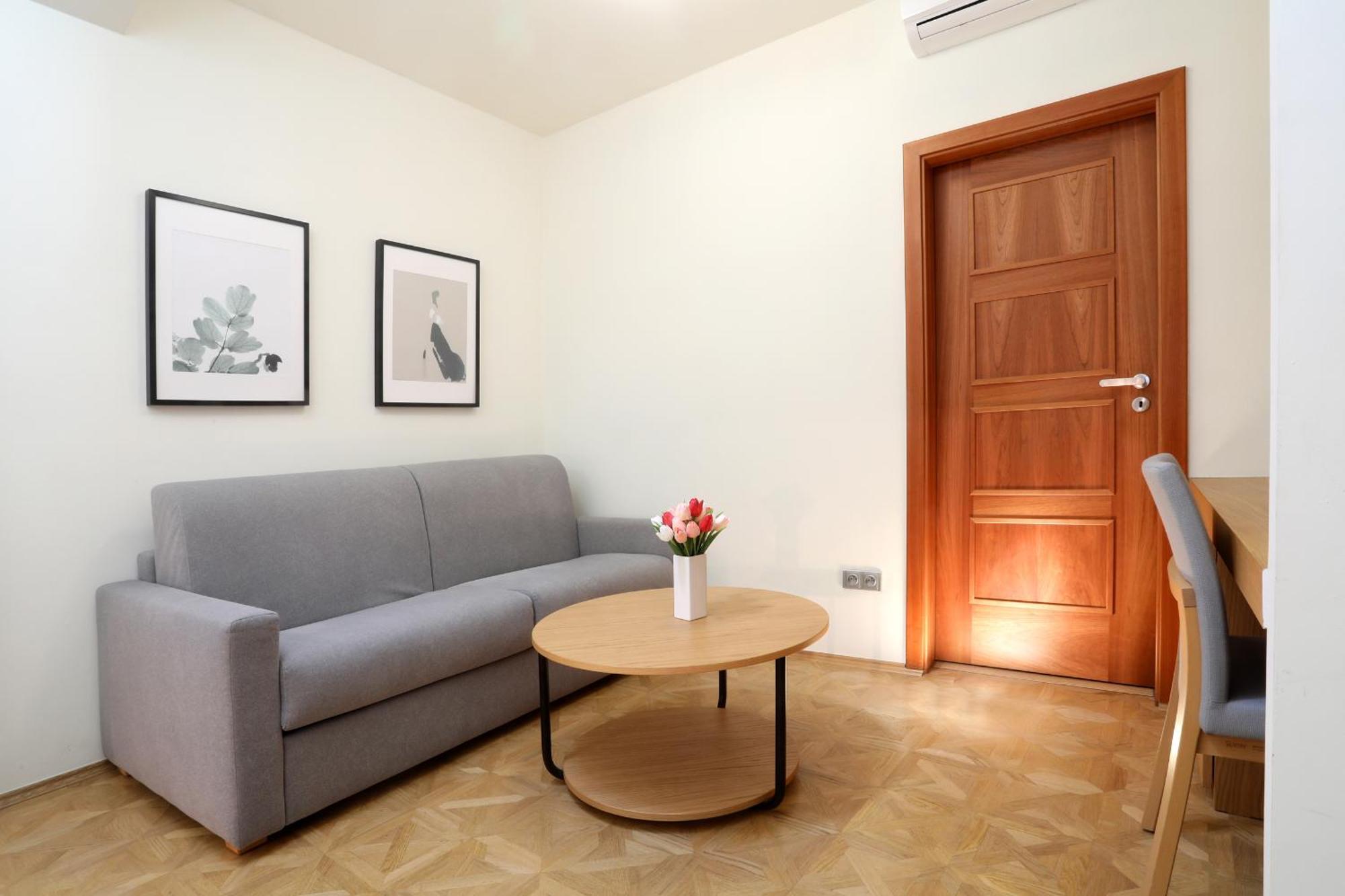 Hotel Pod Vezi Strážnice エクステリア 写真