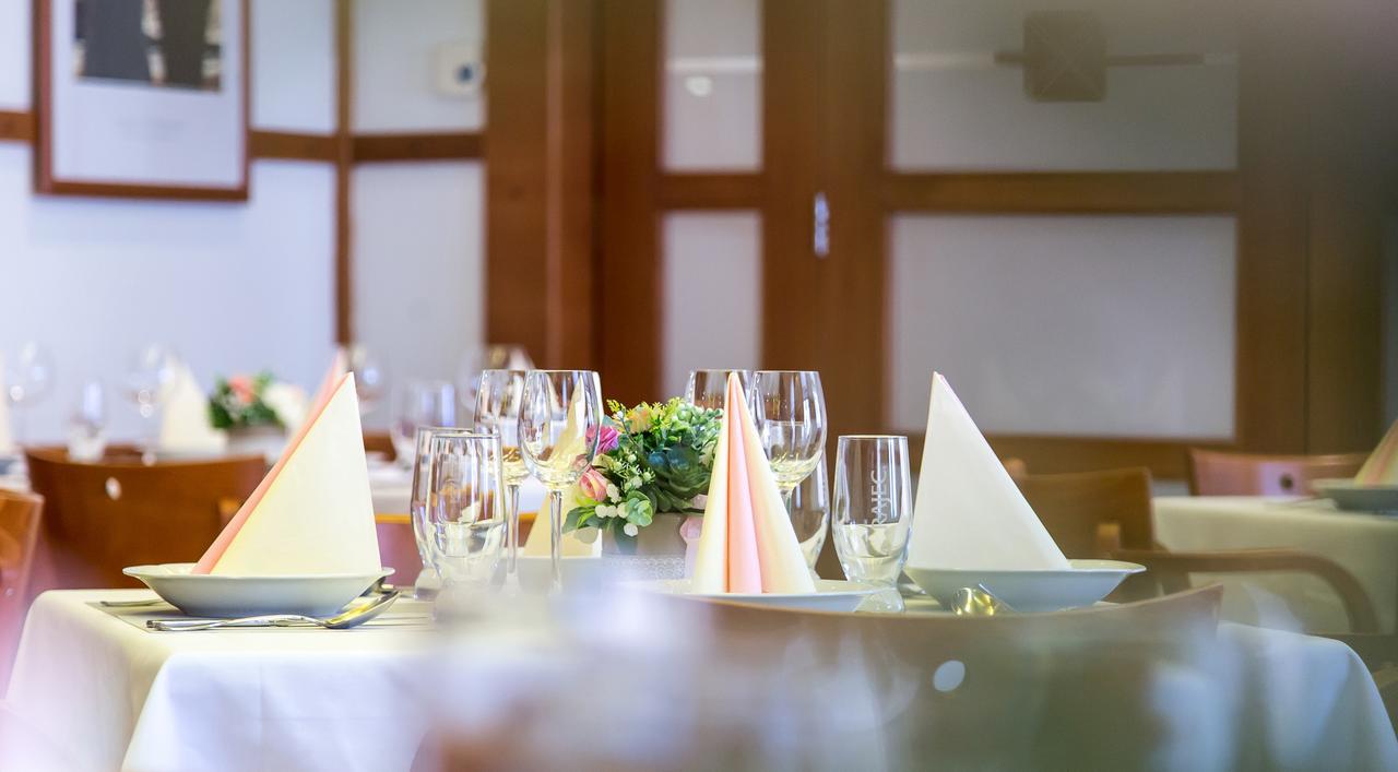 Hotel Pod Vezi Strážnice エクステリア 写真