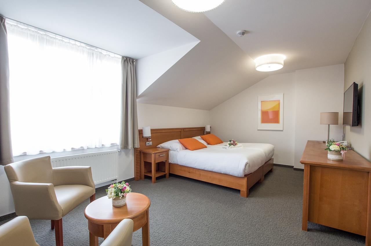 Hotel Pod Vezi Strážnice エクステリア 写真
